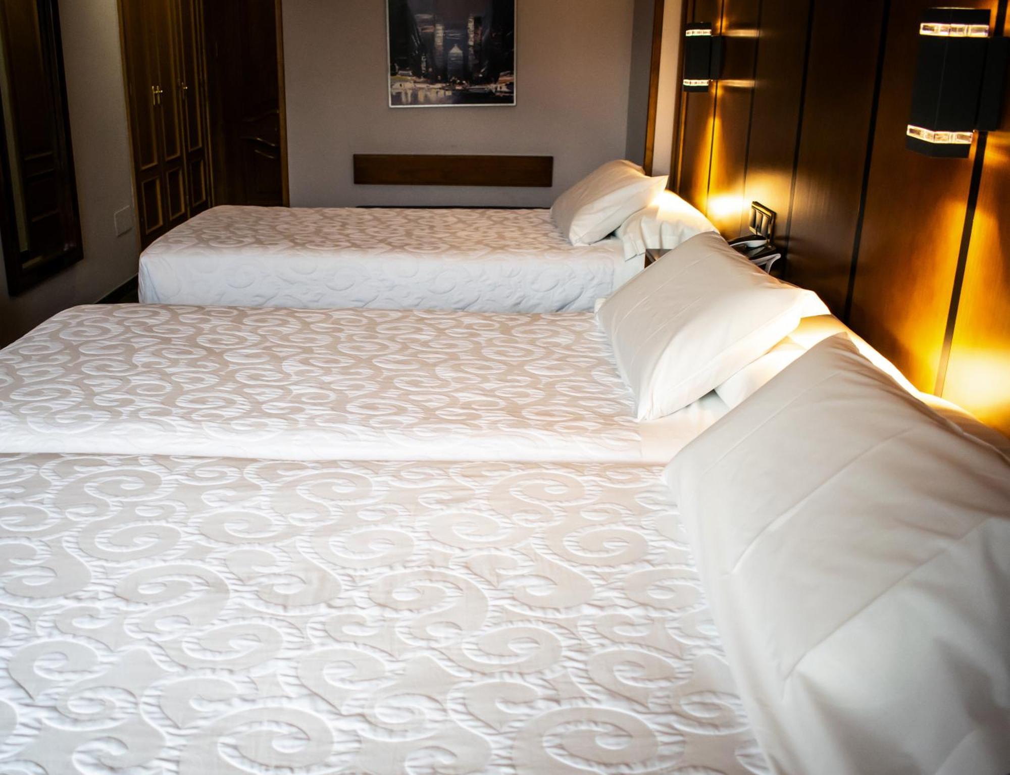 Double or Twin Room with Extra Bed,1689835151:JPEG